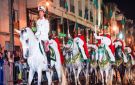عيد الشباب.. طواف المشاعل يضيء سماء مدينتي المضيق وتطوان في استعراض احتفالي بديع