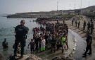 هل يدفع بيدرو سانشيز ثمن مواقفه في أزمة سبتة، باعتباره استثناء تقدميا في أوروبا؟ - في الغارديان - ma