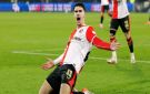 فان بيرسي يبعثر أوراقه قبل اختياره المغرب أو هولندا