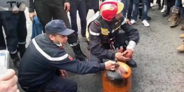 إصابة شخص في انفجار قنينة غاز وسط البيضاء إصابة شخص في انفجار قنينة غاز وسط البيضاء