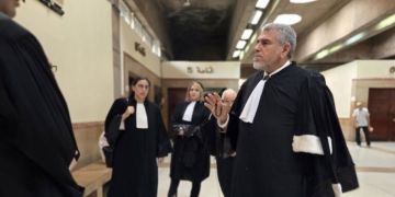 بحضور الرميد.. محامون يستأنفون عملهم بمحكمة الدار البيضاء