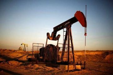 النفط الأمريكي يسجل 90 دولار عقب الهجوم الأمريكي على إيران النفط الأمريكي يسجل 90 دولار عقب الهجوم الأمريكي على إيران
