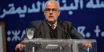 بنكيران يرحب بلقاء المنصوري.. هل يتراجع عن معارضة الحكومة المقبلة؟ بنكيران يرحب بلقاء المنصوري.. هل يتراجع عن معارضة الحكومة المقبلة؟