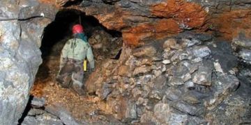 وفاة 3 عمال داخل أحد المناجم بإقليم خنيفرة وفاة 3 عمال داخل أحد المناجم بإقليم خنيفرة