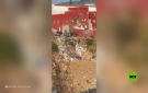 شاهد.. مهاجر يسقط من منحدر بينما يضرب جنود آخرين في مقطع فيديو من سبتة