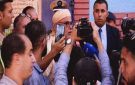 بنكيران يدلي بصوته ويحتج على منع مرافقيه من دخول مكتب التصويت -فيديو