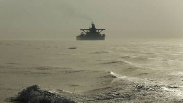 ناقلات النفط تحول مسارها من ميناء ريتشاو الصيني بعد العقوبات