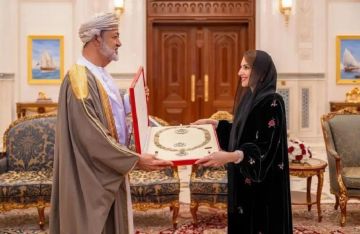 سلطان عمان يمنح السيدة الجليلة وسام الشرف الأعظم (صور) سلطان عمان يمنح السيدة الجليلة وسام الشرف الأعظم (صور)