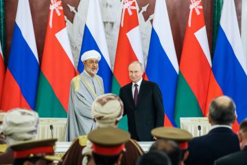 رئيس المجلس التجاري الروسي العماني يستعرض فرص التبادل التجاري والتعاون المستقبلي رئيس المجلس التجاري الروسي العماني يستعرض فرص التبادل التجاري والتعاون المستقبلي