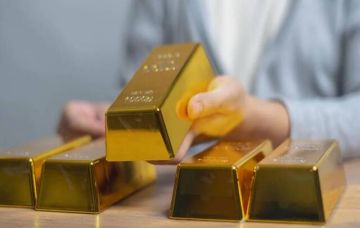 الذهب يتجاوز 4300 دولار وسط ضعف الدولار وتوقعات خفض الفائدة الذهب يتجاوز 4300 دولار وسط ضعف الدولار وتوقعات خفض الفائدة