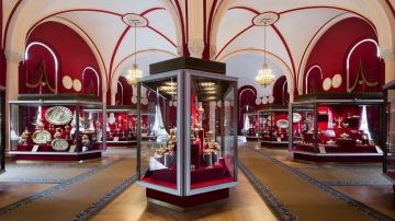 روسيا والشرق.. معرض روسي في سلطنة عمان لروائع القطع الشرقية الفاخرة روسيا والشرق.. معرض روسي في سلطنة عمان لروائع القطع الشرقية الفاخرة