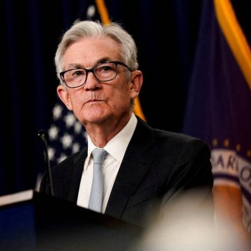 الفيدرالي يبقي على أسعار الفائدة دون تغيير