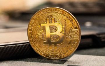 بيتكوين ترتفع 5 متجاوزة مستوى 72 ألف دولار