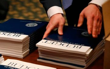 عجز الموازنة الأمريكية يتجاوز تريليون دولار رغم ارتفاع الإيرادات