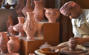 لتمويل المؤسسات الصغيرة والمتوسطة.. ريادة توقع برنامج تعاون مع بنوك تجارية