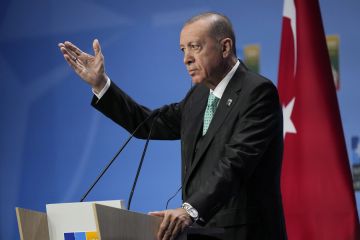 أردوغان: موقف طهران تجاه الدول الشقيقة في المنطقة ليس صائبا ولا نقر أي أعمال تهدف إلى تدمير إيران أردوغان: موقف طهران تجاه الدول الشقيقة في المنطقة ليس صائبا ولا نقر أي أعمال تهدف إلى تدمير إيران