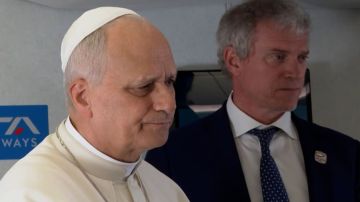 ماذا قال سلطان عمان لوزير خارجية إيران خلال استقباله في مسقط؟