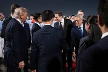 ترامب يتداول أسهم شركات كبرى وسط شبهات تعارض مصالح ترامب يتداول أسهم شركات كبرى وسط شبهات تعارض مصالح