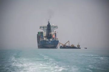 المنظمة البحرية الدولية تتحرك لإجلاء آلاف البحارة من الخليج وتنسيق عماني لفتح ممر آمن في هرمز