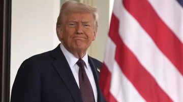 ترامب يأمر بمواصلة المفاوضات مع إيران في عمان والتلويح بـالنفوذ العسكري والاقتصادي ترامب يأمر بمواصلة المفاوضات مع إيران في عمان والتلويح بـالنفوذ العسكري والاقتصادي
