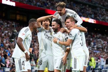 ريال مدريد يحقق إيرادات قياسية بلغت 1.22 مليار يورو ريال مدريد يحقق إيرادات قياسية بلغت 1.22 مليار يورو