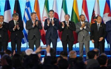وزير الخارجية العماني: يؤكد ضرورة ضمان حرية الملاحة وحركة التجارة الدولية