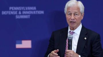 جيمي ديمون يحذر من مخاطر الاقتراض الخفي على استقرار الأسواق جيمي ديمون يحذر من مخاطر الاقتراض الخفي على استقرار الأسواق