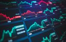 تراجع معظم بورصات الخليج وسط مخاوف من تشديد السياسة النقدية الأمريكية