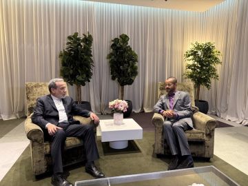 عراقجي والبوسعيدي يبحثان هاتفيا تطورات المنطقة قبيل اجتماع مضيق هرمز عراقجي والبوسعيدي يبحثان هاتفيا تطورات المنطقة قبيل اجتماع مضيق هرمز