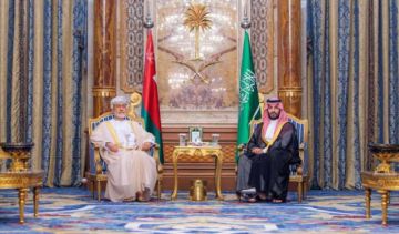 ولي العهد السعودي يلتقي سلطان عمان لبحث تطورات الأوضاع بالمنطقة ولي العهد السعودي يلتقي سلطان عمان لبحث تطورات الأوضاع بالمنطقة