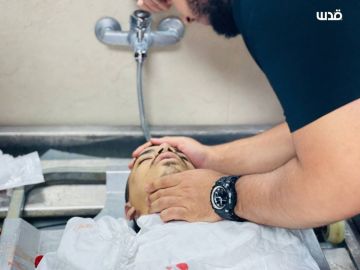 استشهاد الفتى محمد أبو حنين برصاص الاحتلال في مخيم عسكر استشهاد الفتى محمد أبو حنين برصاص الاحتلال في مخيم عسكر