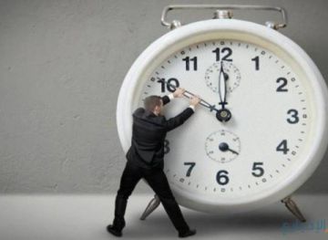 فلسطين تعتمد التوقيت الشتوي ابتداء من فجر السبت