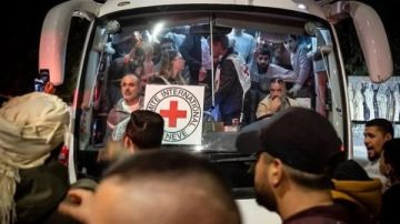 (القناة 13) الإسرائيلية: المناقشات مستمرة حول هويات الأسرى الفلسطينيين المتوقع الإفراج عنهم