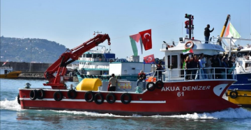 نشطاء أسطول الصمود يروون تفاصيل الهجوم الإسرائيلي ولحظة اختطافهم نشطاء أسطول الصمود يروون تفاصيل الهجوم الإسرائيلي ولحظة اختطافهم