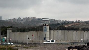 محام يكشف تفاصيل احتجاز المعتقلين اللبنانيين والسوريين لدى الاحتلال محام يكشف تفاصيل احتجاز المعتقلين اللبنانيين والسوريين لدى الاحتلال
