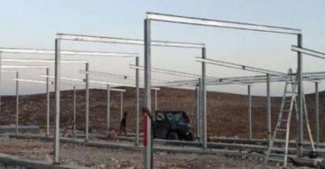 مستوطنون يوسعون بؤرة استيطانية شرق رام الله مستوطنون يوسعون بؤرة استيطانية شرق رام الله