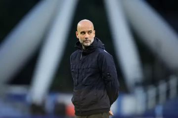 غوارديولا يدعو إلى التظاهر في برشلونة ضد الإبادة الجماعية بغزة