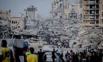 الإعلام الحكومي بغزة يدين استمرار منع الاحتلال دخول الصحافة الأجنبية للقطاع الإعلام الحكومي بغزة يدين استمرار منع الاحتلال دخول الصحافة الأجنبية للقطاع