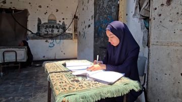 طالع: أسماء أوائل الثانوية العامة توجيهي 2006 في غزة للفرعين العلمي والأدبي طالع: أسماء أوائل الثانوية العامة توجيهي 2006 في غزة للفرعين العلمي والأدبي