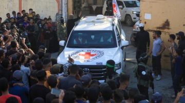 كتائب القسام تؤكد التزامها باتفاق تبادل الأسرى وفق الجداول الزمنية كتائب القسام تؤكد التزامها باتفاق تبادل الأسرى وفق الجداول الزمنية