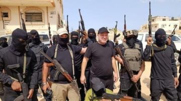 غزة الجديدة.. مشروع المليشيات الأربع بدعم إسرائيلي لإقصاء حماس غزة الجديدة.. مشروع المليشيات الأربع بدعم إسرائيلي لإقصاء حماس