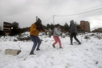 الطقس: أجواء ماطرة وشديد البرودة