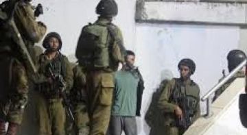 الاحتلال يحتجز 15 أسيرا محررا من أريحا ويعتدي عليهم