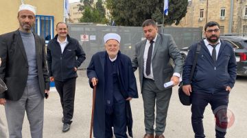 الاحتلال يمنع الشيخ عكرمة صبري من دخول المسجد الأقصى لـ6 أشهر