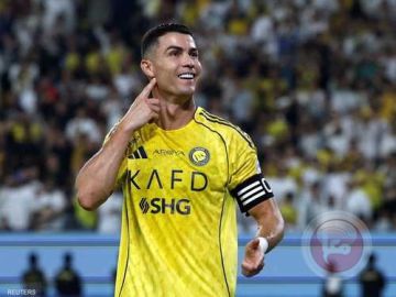 رونالدو يتصدر.. وصلاح في قائمة أعلى لاعبي كرة القدم أجرا رونالدو يتصدر.. وصلاح في قائمة أعلى لاعبي كرة القدم أجرا
