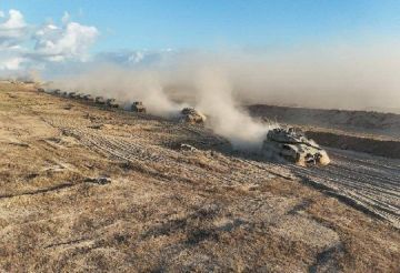 مشاهد لبدء انسحاب الجيش الإسرائيلي من غزة تزامنا مع قصف جوي لأطراف المدينة مشاهد لبدء انسحاب الجيش الإسرائيلي من غزة تزامنا مع قصف جوي لأطراف المدينة