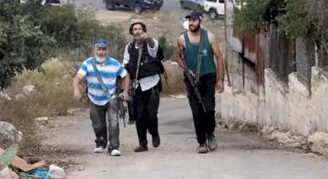 مستوطنون يعتدون على المواطنين شمال أريحا مستوطنون يعتدون على المواطنين شمال أريحا