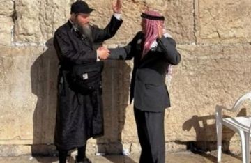 تبرؤ عشائري وردود نيابية حادة.. قصة الأردني الذي أثار عاصفة قرب حائط البراق! (فيديو) تبرؤ عشائري وردود نيابية حادة.. قصة الأردني الذي أثار عاصفة قرب حائط البراق! (فيديو)