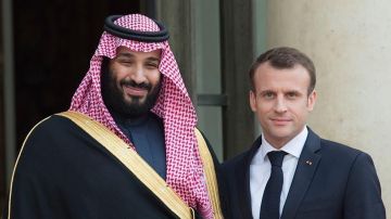 ولي العهد السعودي وماكرون يناقشان تطورات الأوضاع في غزة وجهود إحلال الأمن والاستقرار ولي العهد السعودي وماكرون يناقشان تطورات الأوضاع في غزة وجهود إحلال الأمن والاستقرار