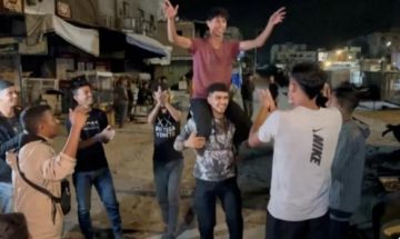 بعد عامين من الابادة.. سكان غزة يحتفلون في الشوارع باتفاق وقف إطلاق النار